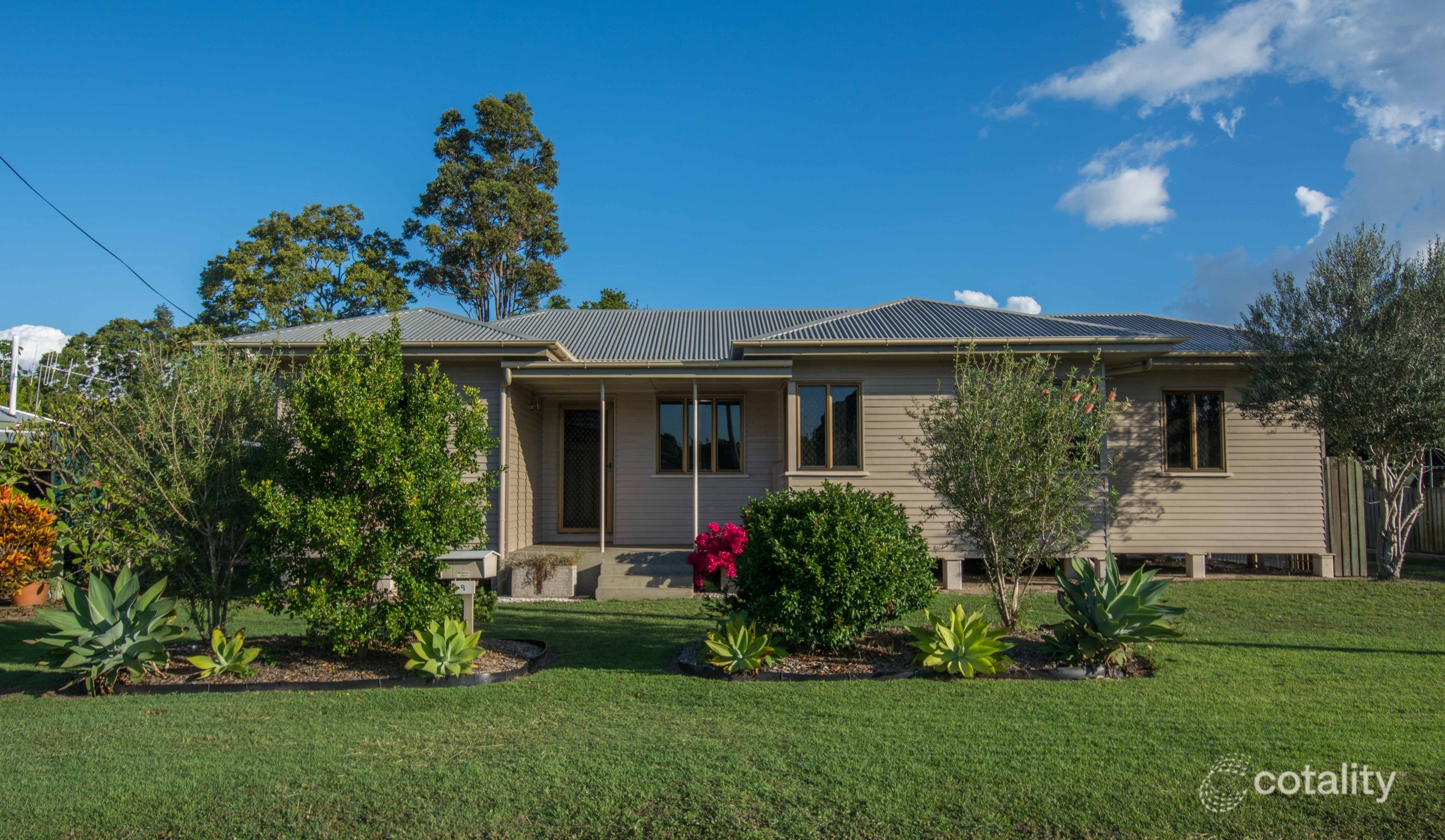 8 Leeson St, Svensson Heights, QLD 4670