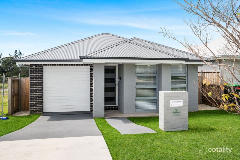 5 Charlton St, Wilton, NSW 2571