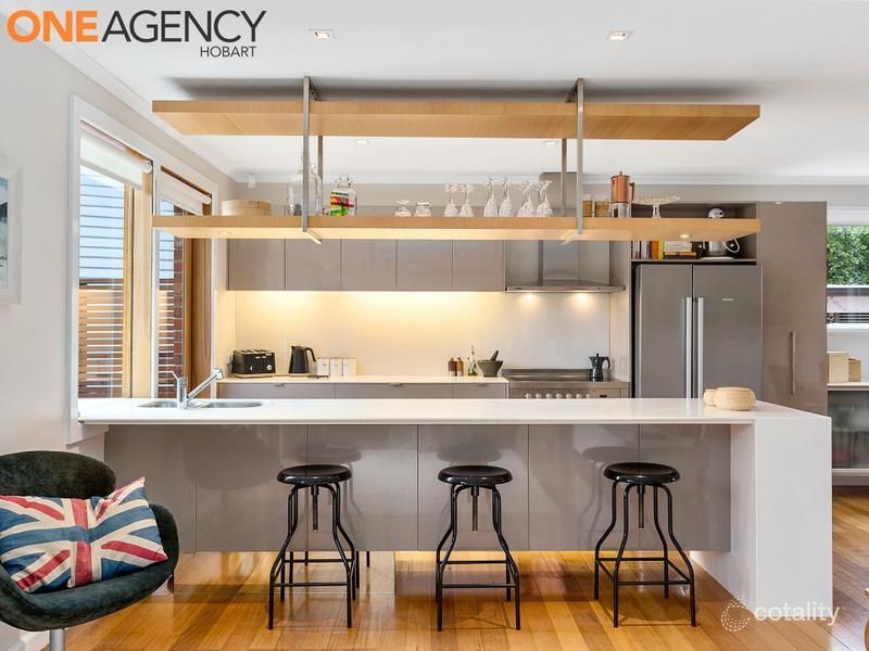 2 Dale Cres, Mount Stuart, TAS 7000