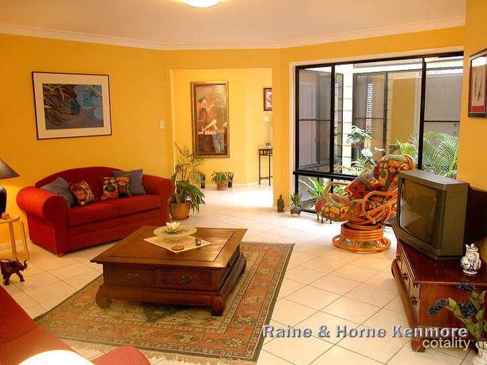 15 Beaufort Cres, Moggill, QLD 4070