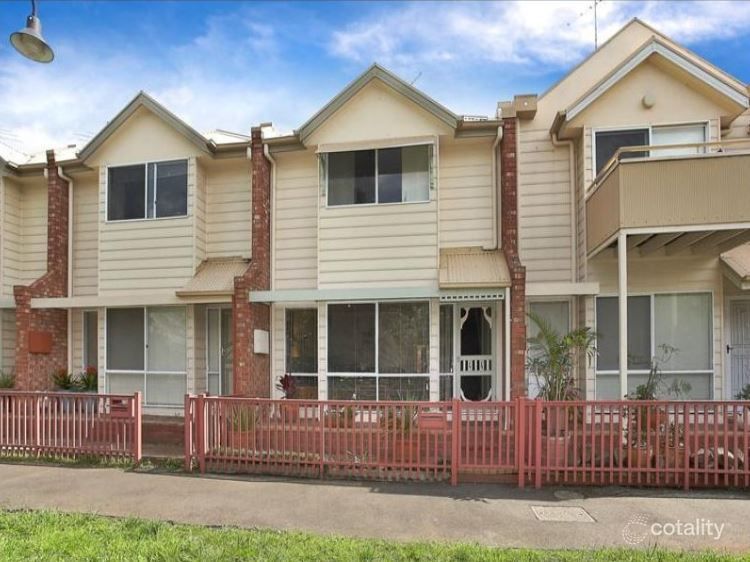 8 Greenham Pl, Kensington, VIC 3031