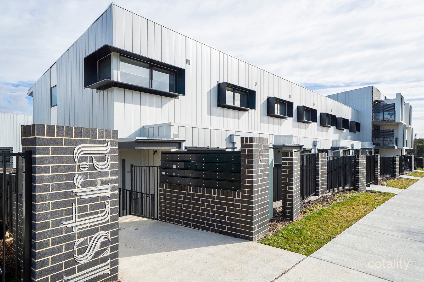 10/6 Ellison Harvie Cl, Greenway, ACT 2900