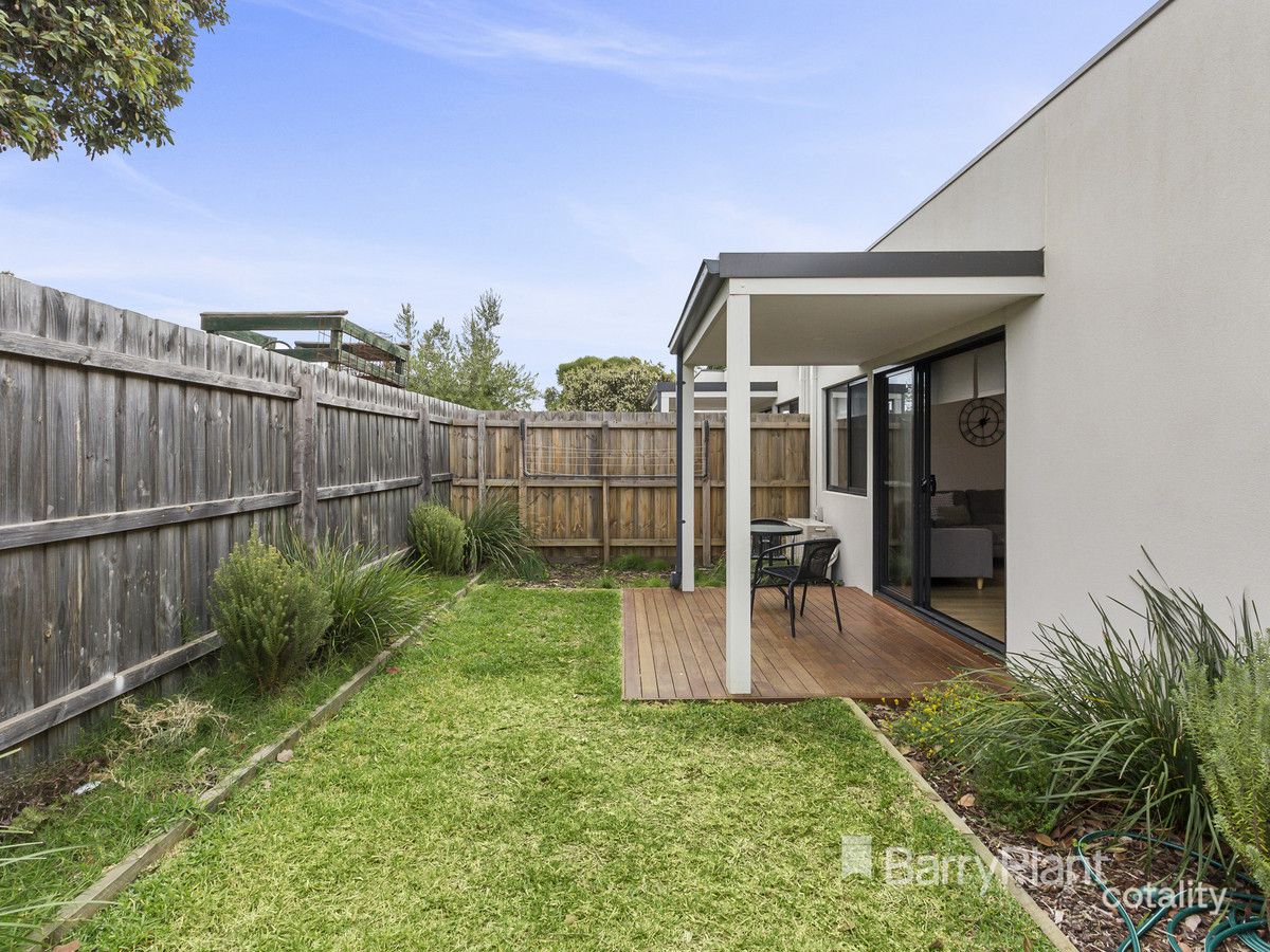 2/99 Swans Way, Capel Sound, VIC 3940