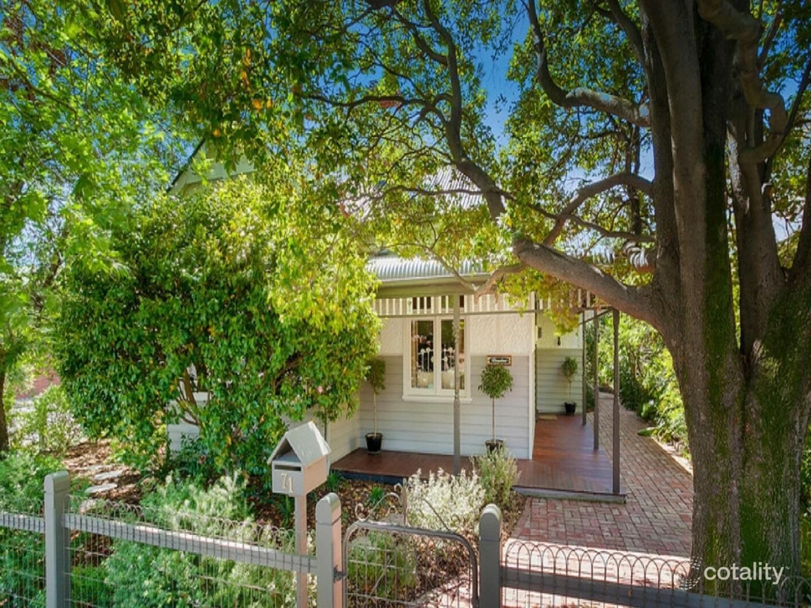 71 Rossmoyne St, Thornbury, VIC 3071