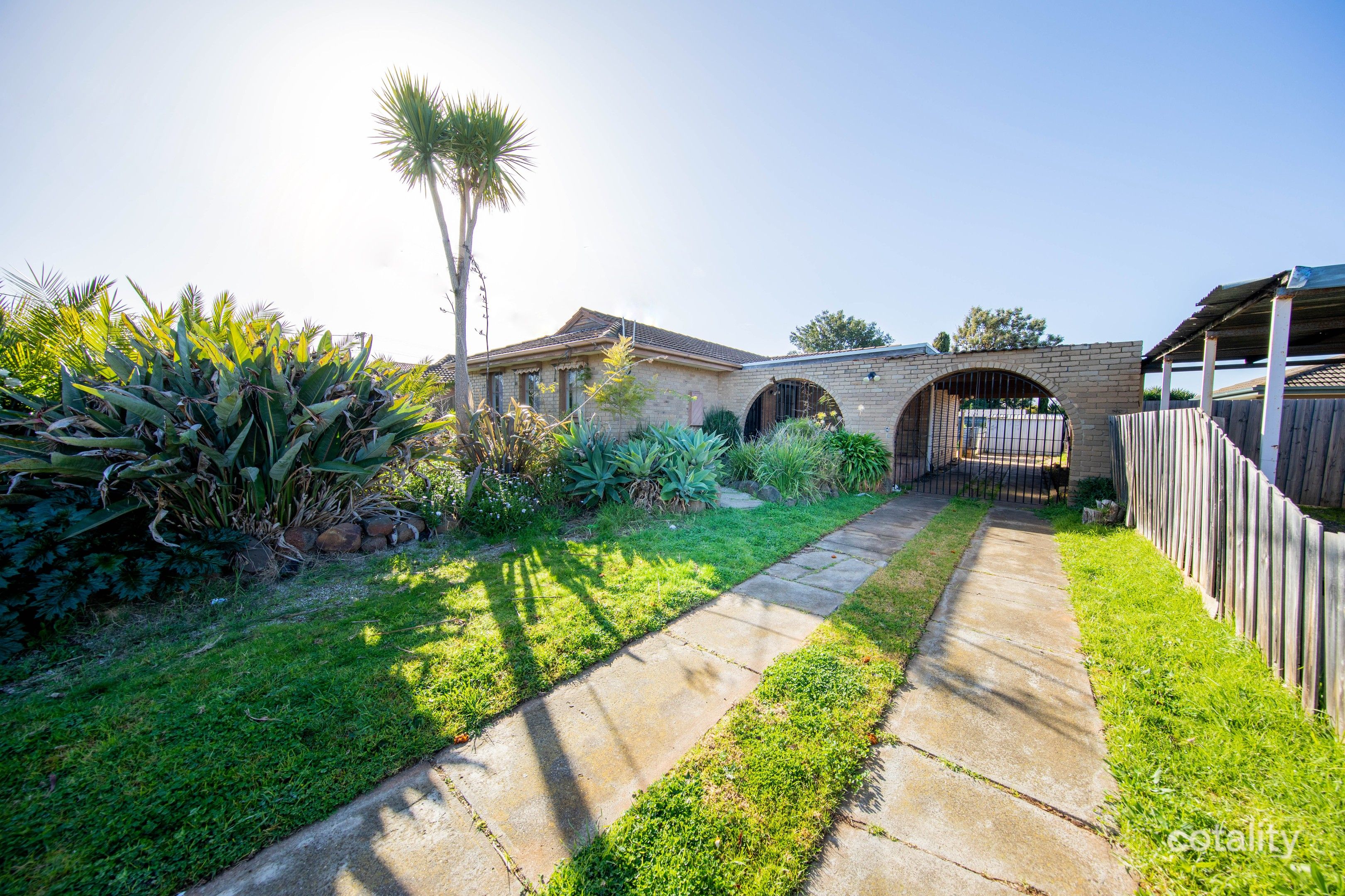 6 Dalton Dr, Melton South, VIC 3338