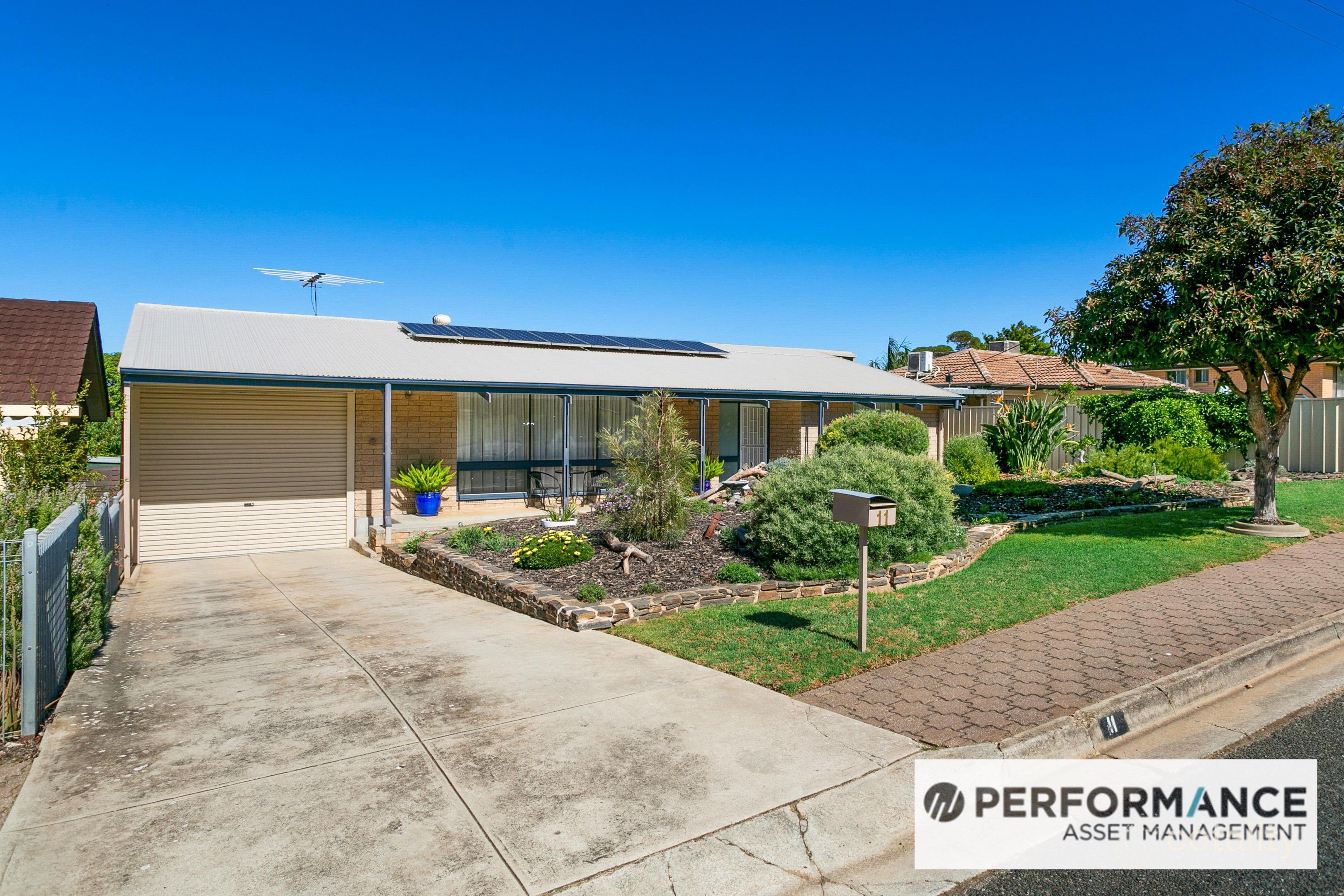 11 Chapel Rd, Para Vista, SA 5093