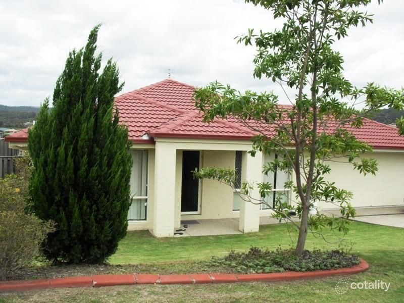 17 Wellers St, Pacific Pines, QLD 4211