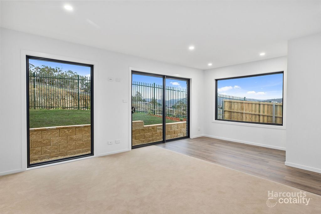 2/6 Dowding Cres, New Town, TAS 7008