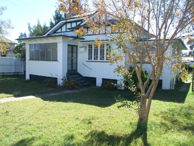 87 Pratten St, Warwick, QLD 4370