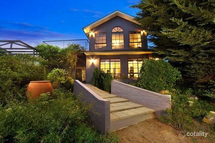 13 Wangara Cres, Queanbeyan West, NSW 2620