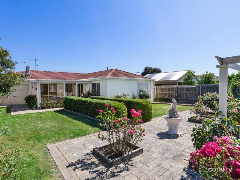 44 Paperbark Dr, Mount Martha, VIC 3934