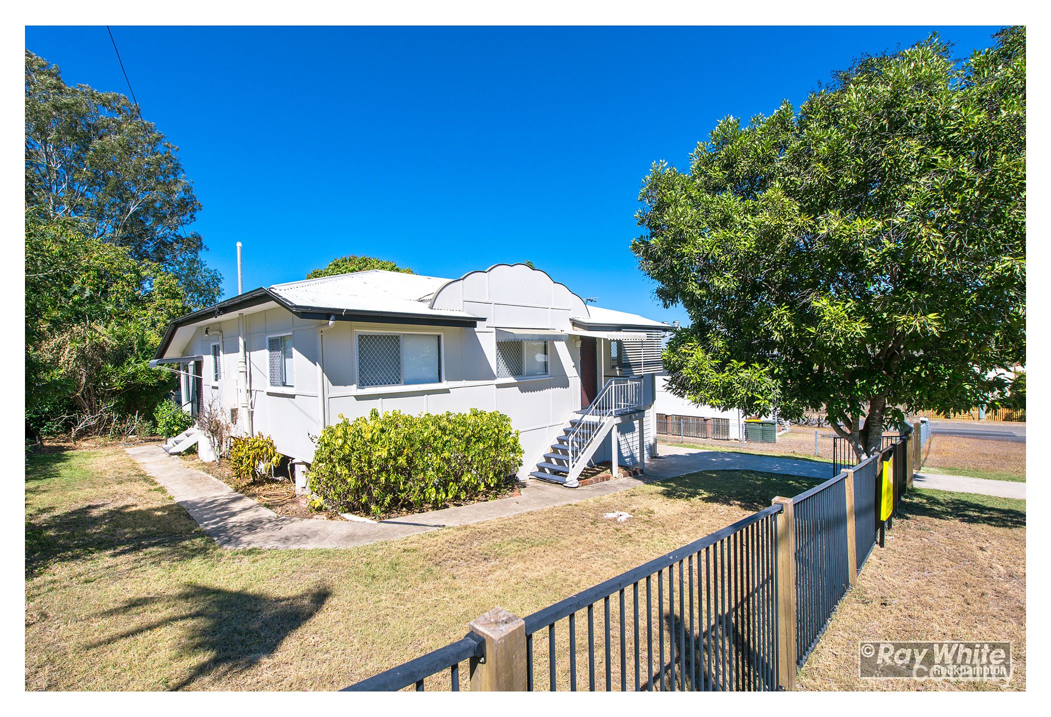15 Cairns St, The Range, QLD 4700