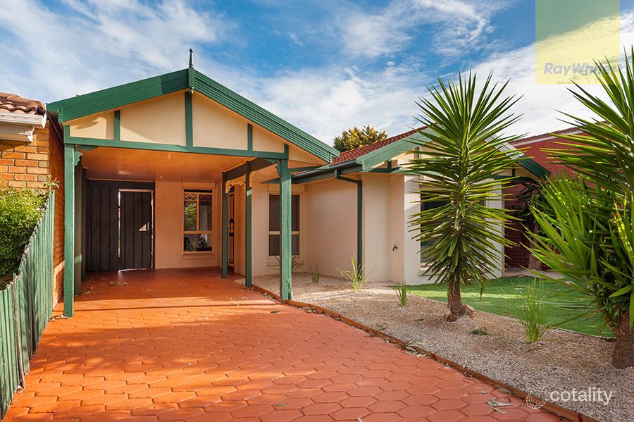 8 Connell Walk, Roxburgh Park, VIC 3064