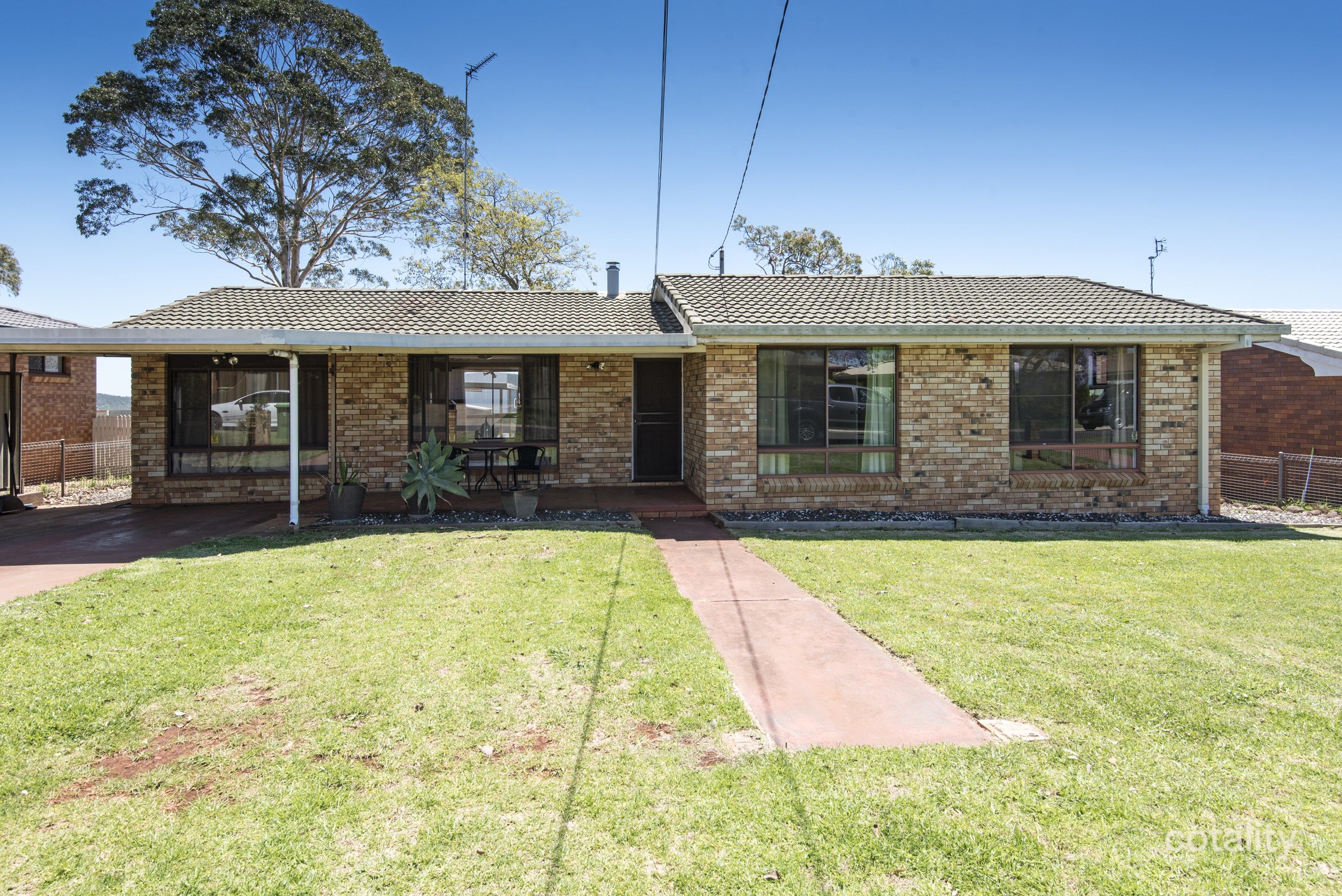 25 Arabian St, Harristown, QLD 4350