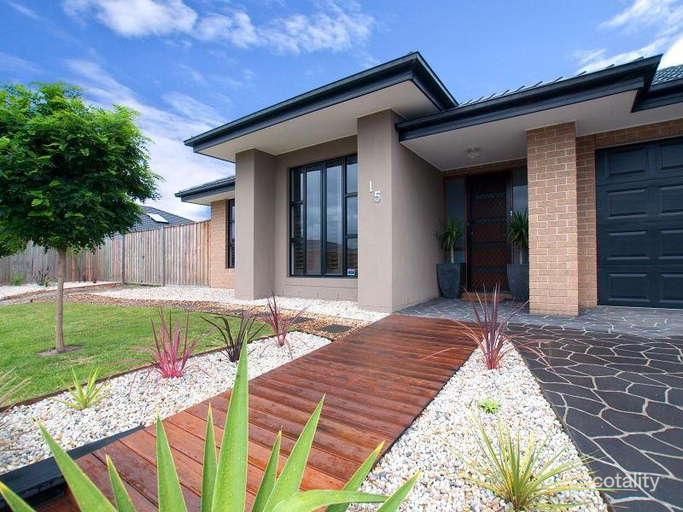 15 Broadstone Way, Cranbourne, VIC 3977