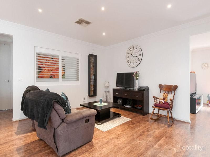 35 Larbert Rd, Mooroolbark, VIC 3138