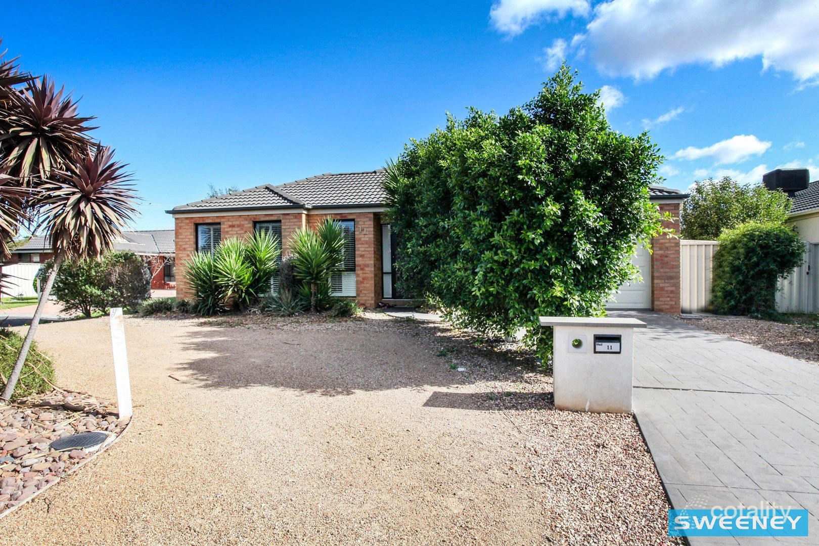11 Girraween Pl, Caroline Springs, VIC 3023