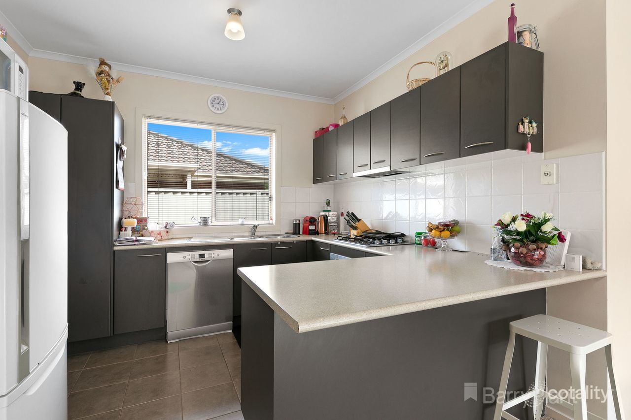 75 Oaklands Way, Pakenham, VIC 3810