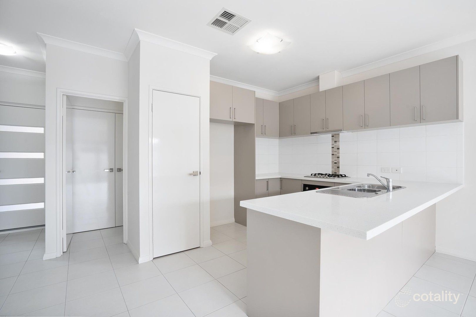 9/9 Barfield Rd, Hammond Park, WA 6164