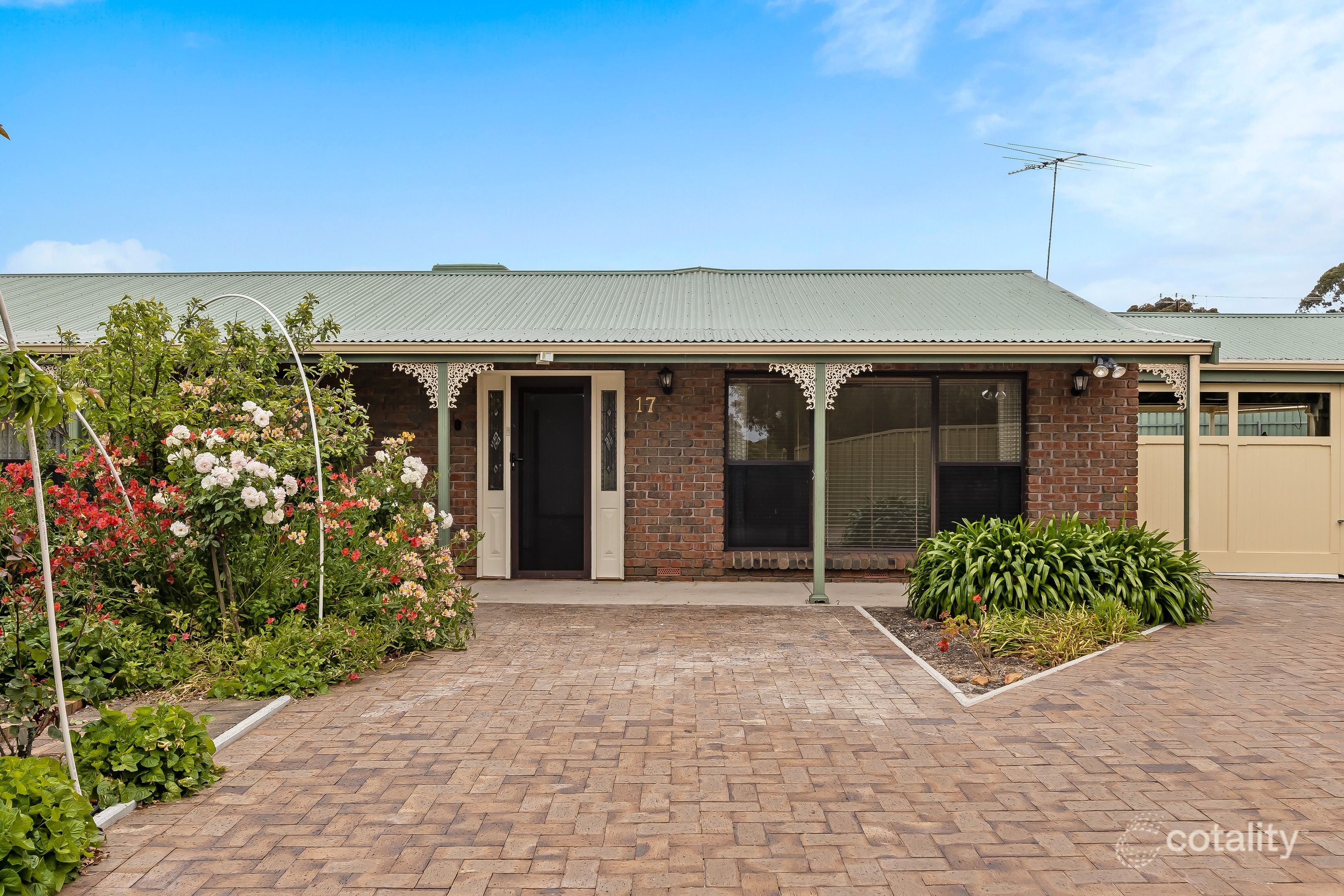 17 Ruby Ct, Flagstaff Hill, SA 5159