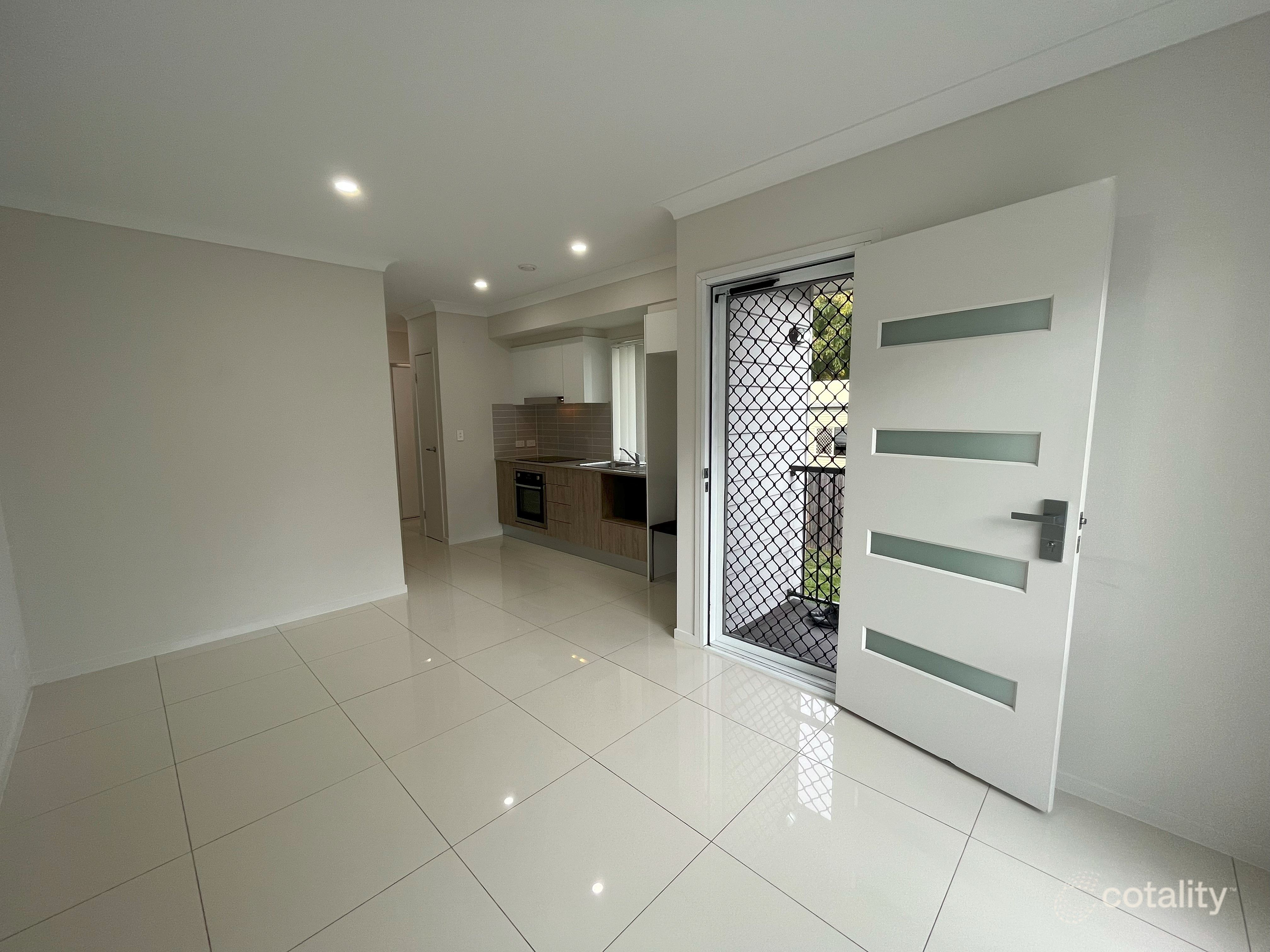 2/3 Jones St, Bundamba, QLD 4304