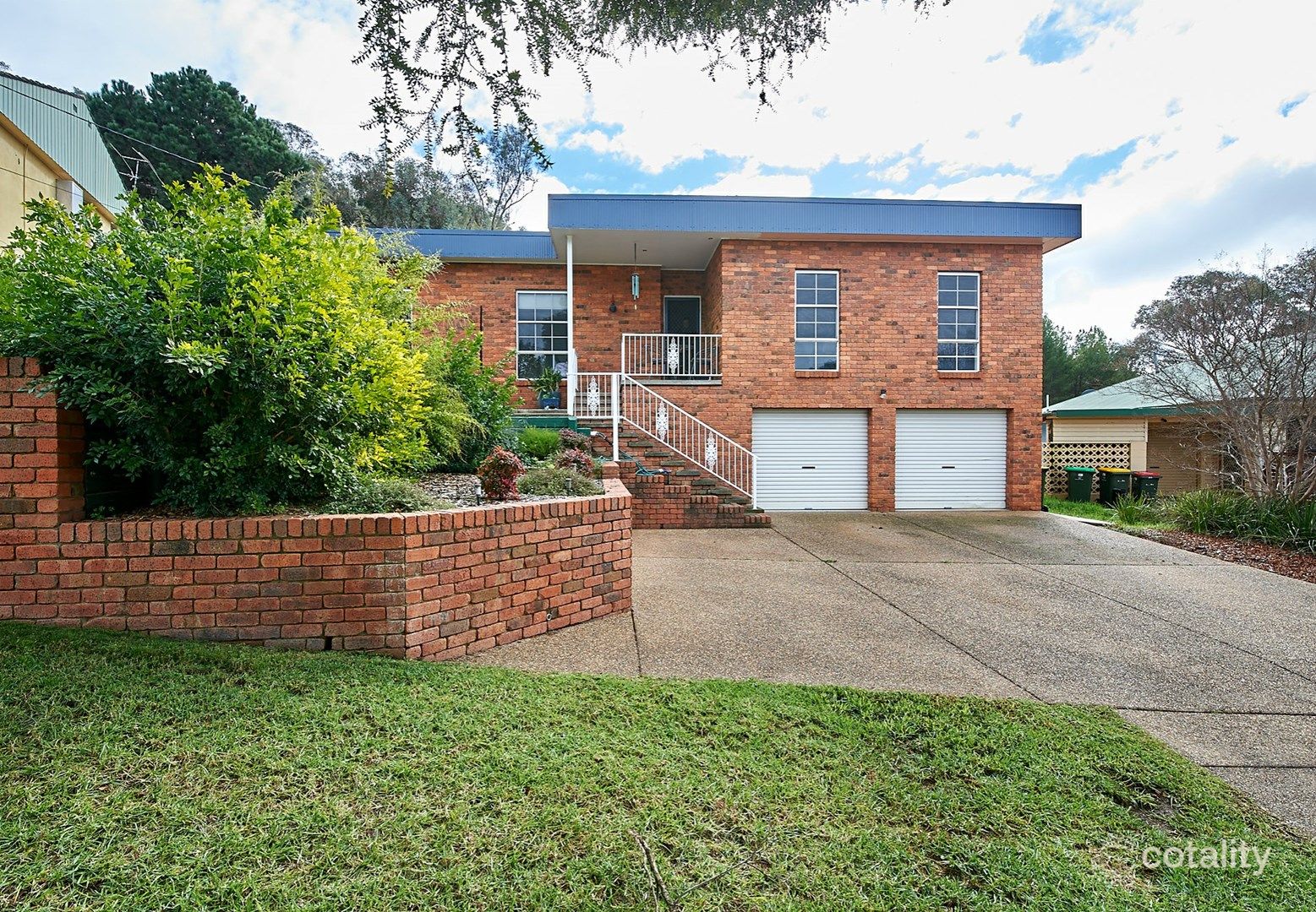 8 Warrawong St, Kooringal, NSW 2650