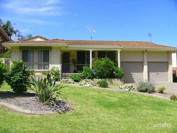 22 Explorers Way, Surf Beach, NSW 2536