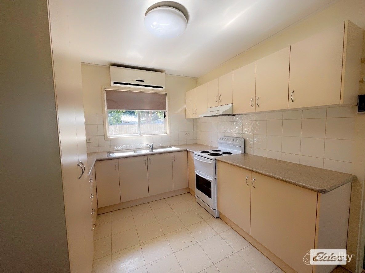 2/295 Wakaden St, Griffith, NSW 2680