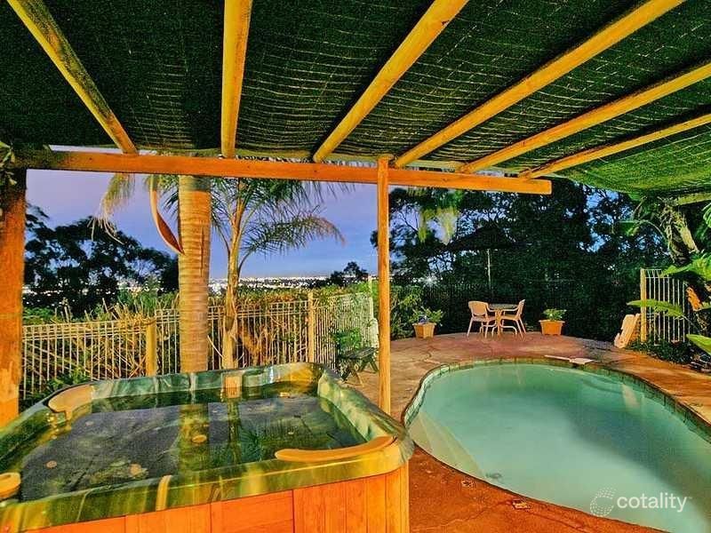 18 Grevillea Cres, Swan View, WA 6056