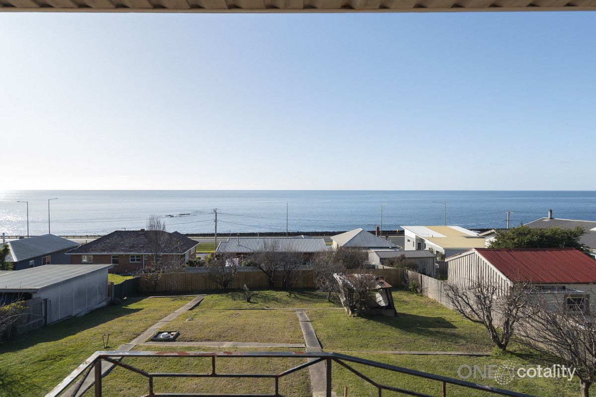 12 Bay St, Parklands, TAS 7320