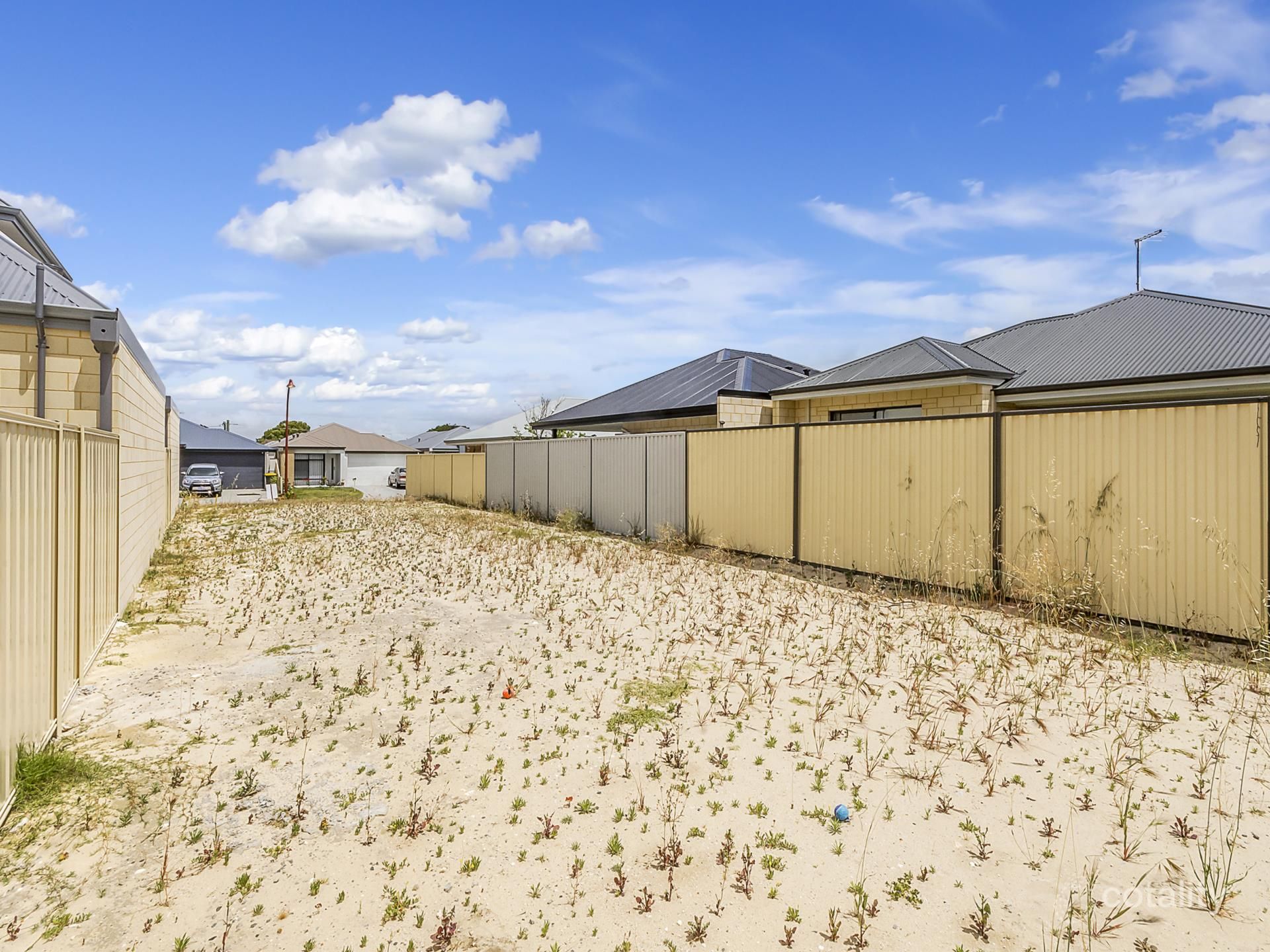 7b Salesian Ct, Queens Park, WA 6107