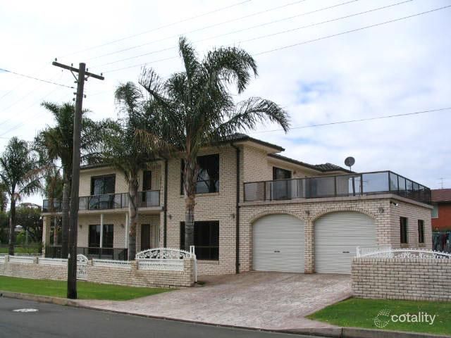 94 Gladstone Ave, Coniston, NSW 2500