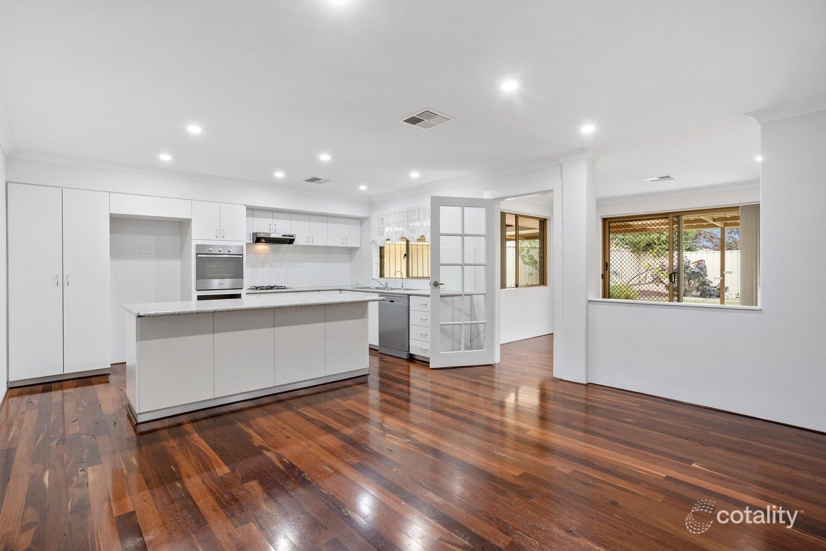 5 Logue Ct, Heathridge, WA 6027