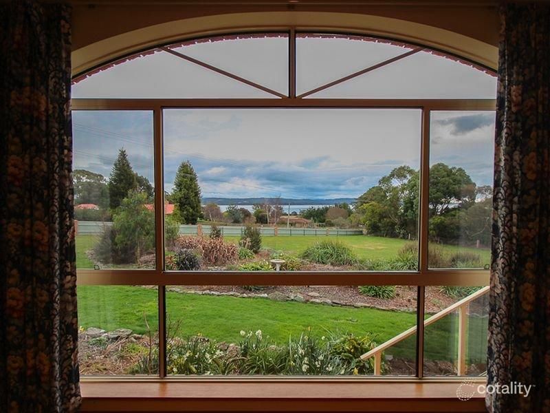 24 Swan Dr, Swan Bay, TAS 7252