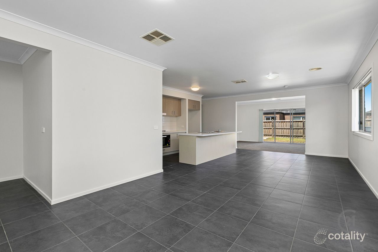 10 Ostend Cres, Point Cook, VIC 3030