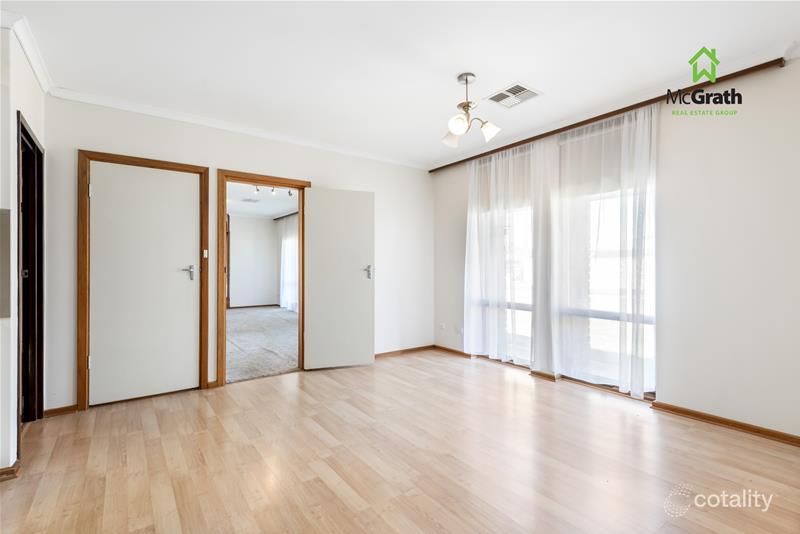 2 Manly Cct, West Lakes Shore, SA 5020