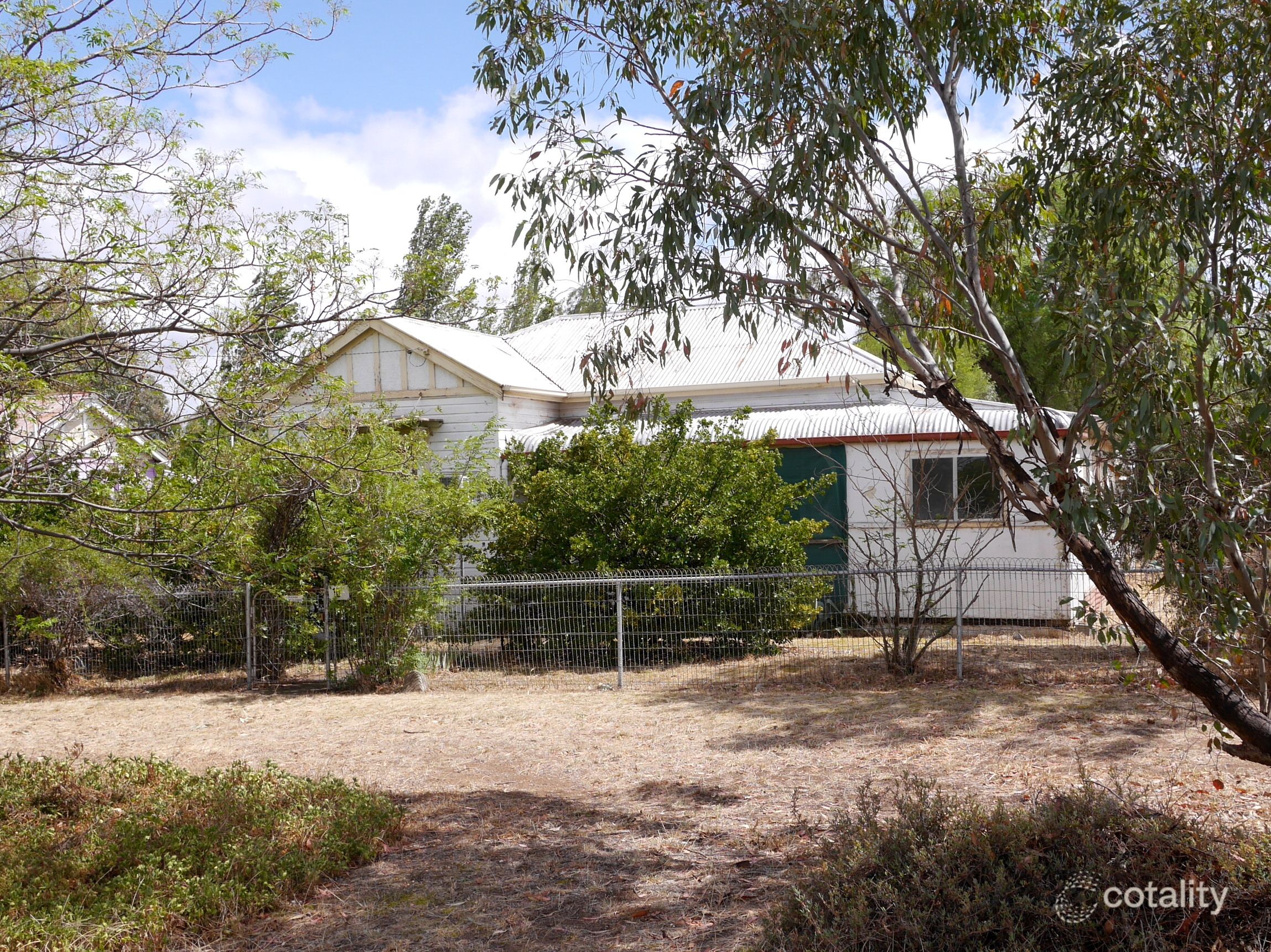 10 Alma St, Koorawatha, NSW 2807