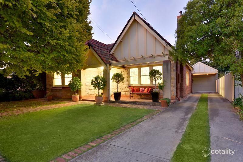 33 Helmsdale Ave, Glengowrie, SA 5044