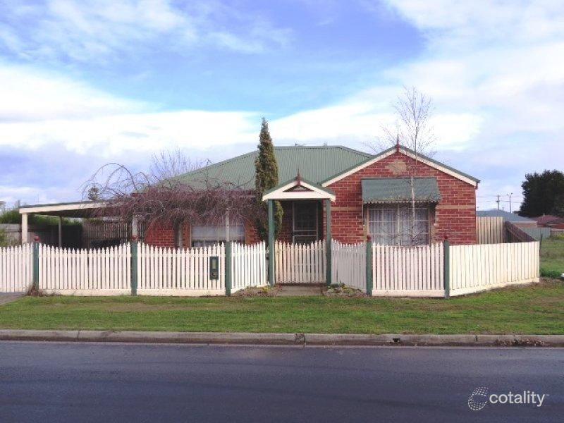 82 Yarrowee St, Sebastopol, VIC 3356