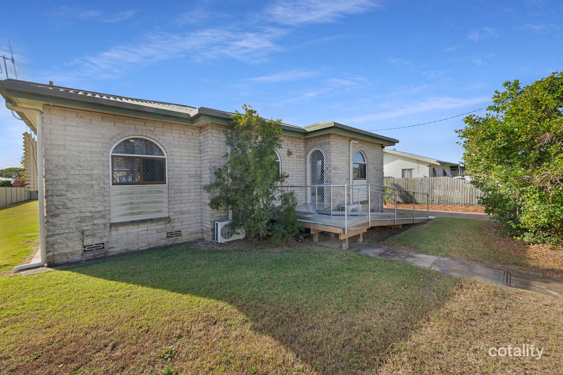 1 Alice St, Walkervale, QLD 4670