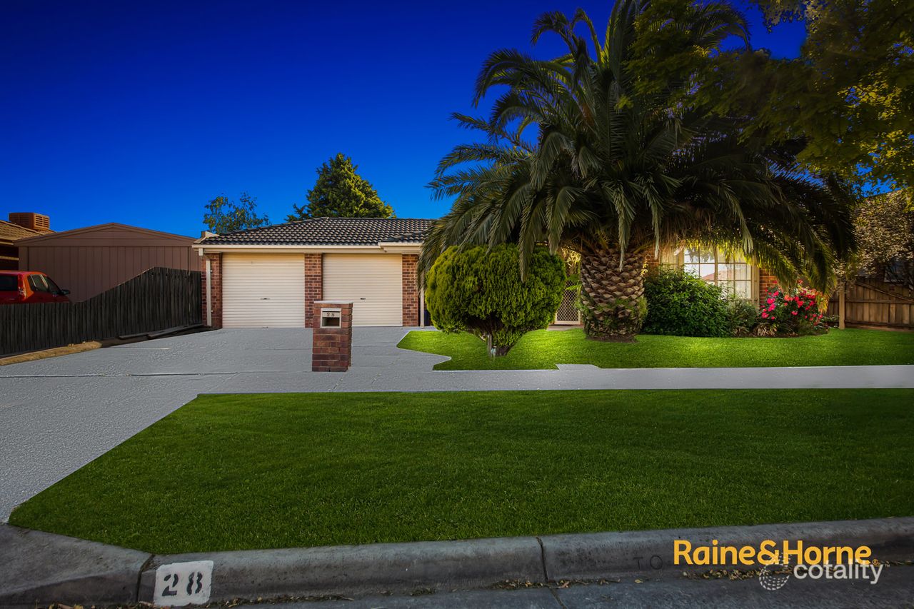 28 Kellett St, Cranbourne North, VIC 3977