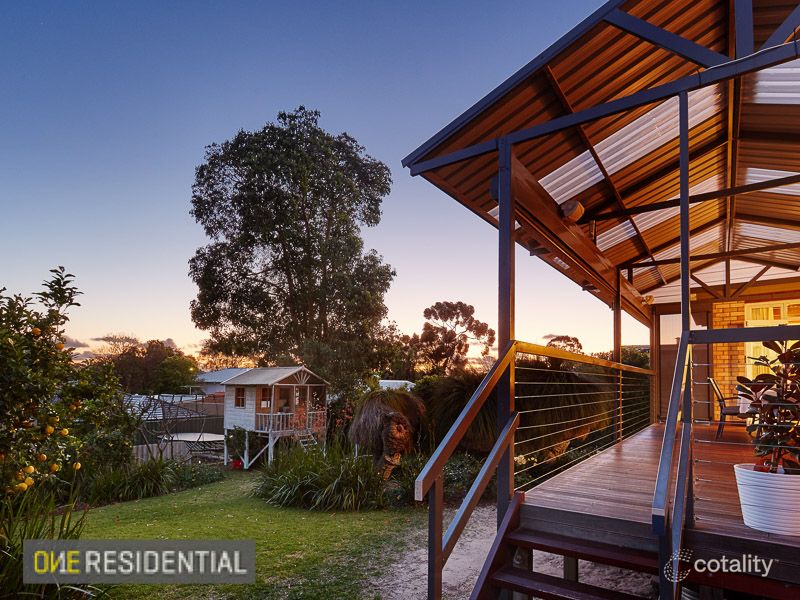 9 Halse Cres, Melville, WA 6156