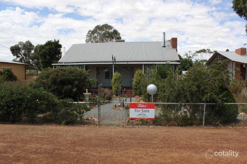 36 Doreen St, Narembeen, WA 6369