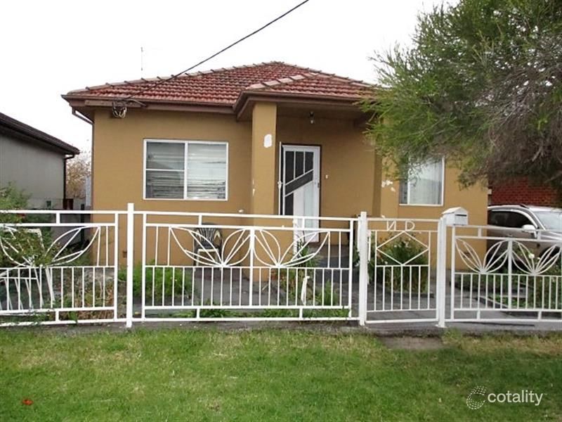 18 Bethlehem St, Cringila, NSW 2502