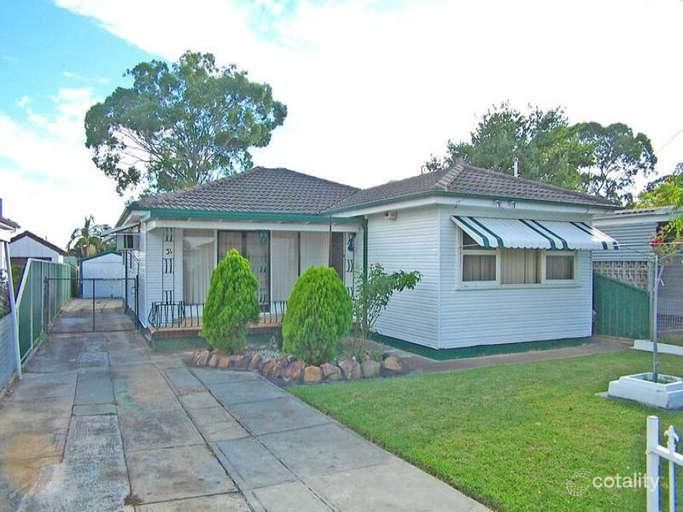 31 Woodstock St, Guildford, NSW 2161