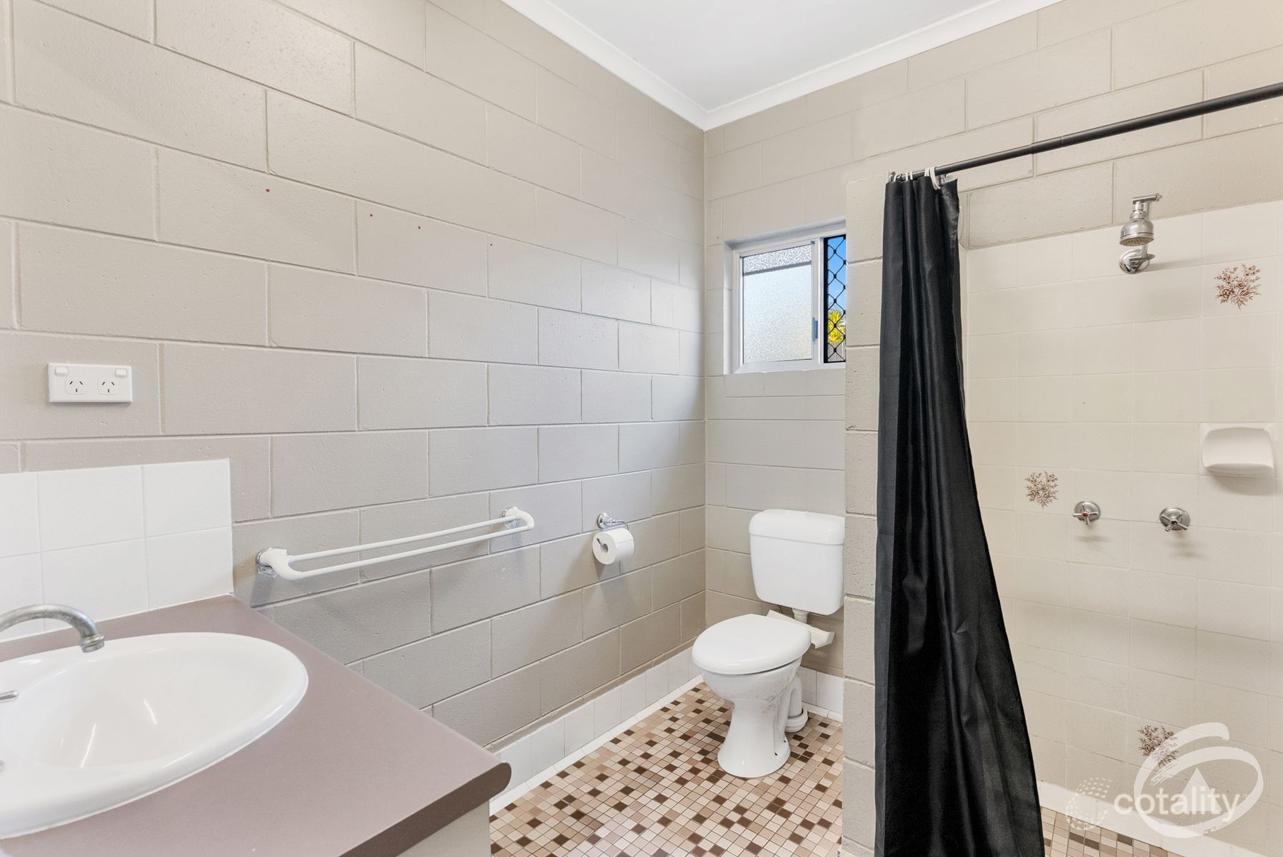 1/10 Mulligan St, Manoora, QLD 4870