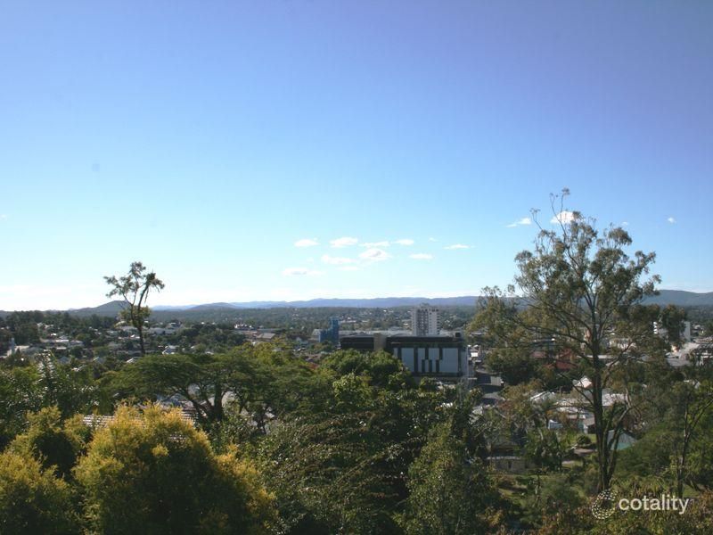 11 Chelmsford Ave, Ipswich, QLD 4305