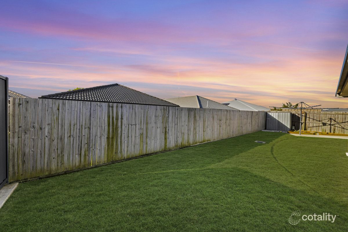 30 Stradbroke St, Burpengary East, QLD 4505