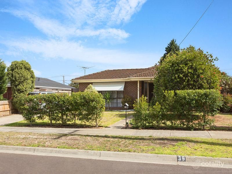 39 Rokeby Cres, Craigieburn, VIC 3064