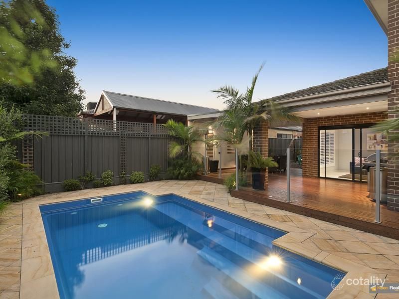 5 Merrowland Ave, Cranbourne North, VIC 3977